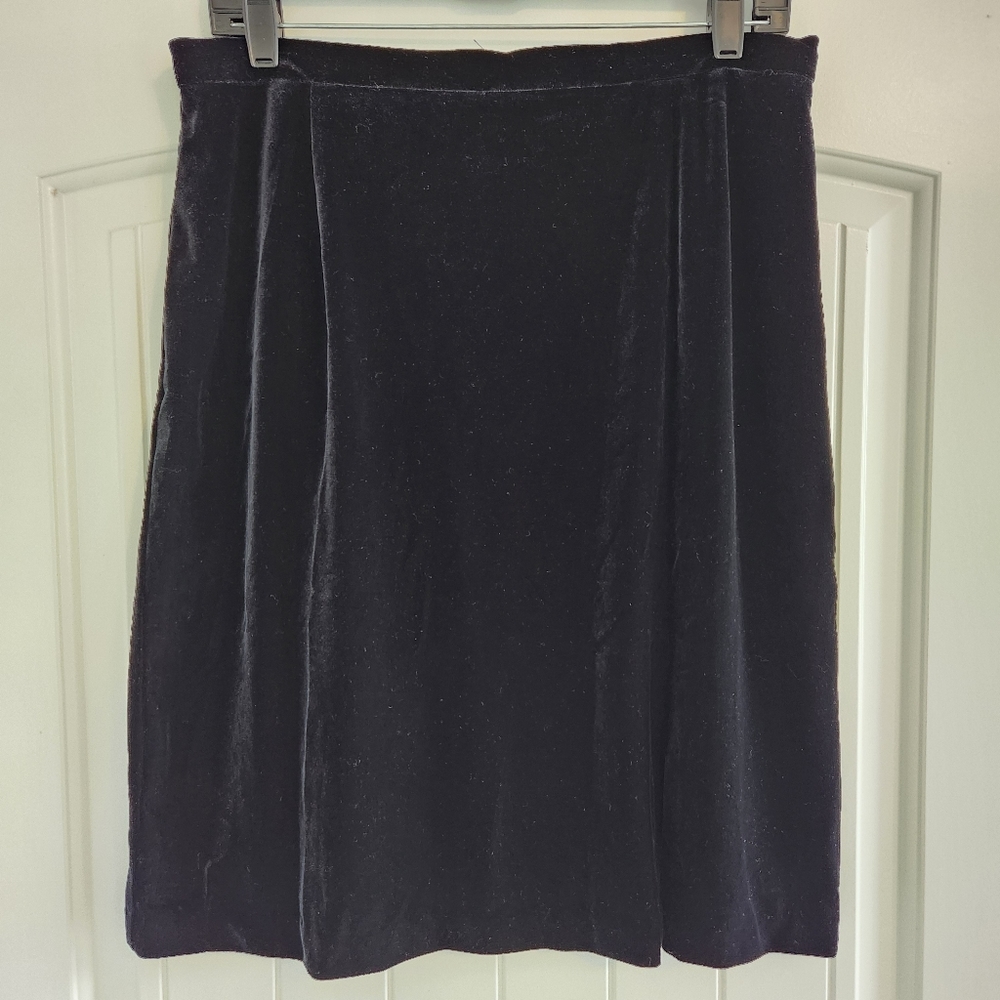 R&K Evenings Missy Black Velvet Skirt Size Large 💖